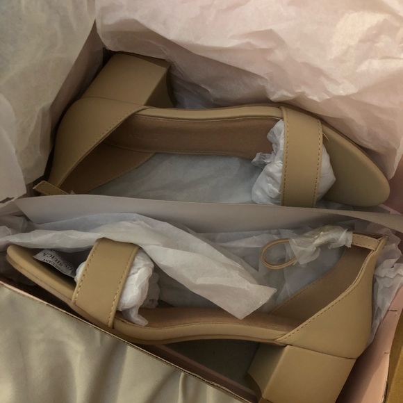 BNIB Charlotte Russe Leah Heel, Nude, Size 7 - Picture 2 of 8